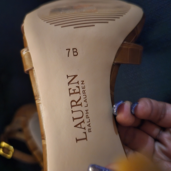 Ralph Lauren Brown Stiletto Heels with Strappy Design - Picture 4 of 9